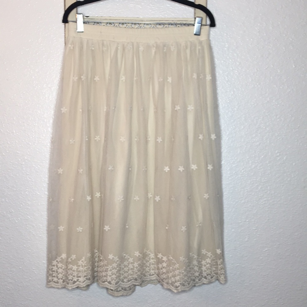 Vintage cream lace skirt